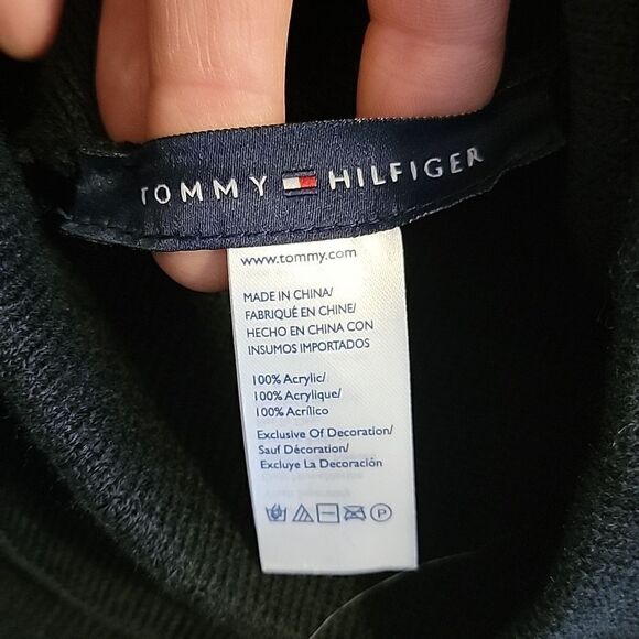 TOMMY HILFIGER 2-PIECE BLACK HAT AND SCARF SET, NEW! - Picture 5 of 5
